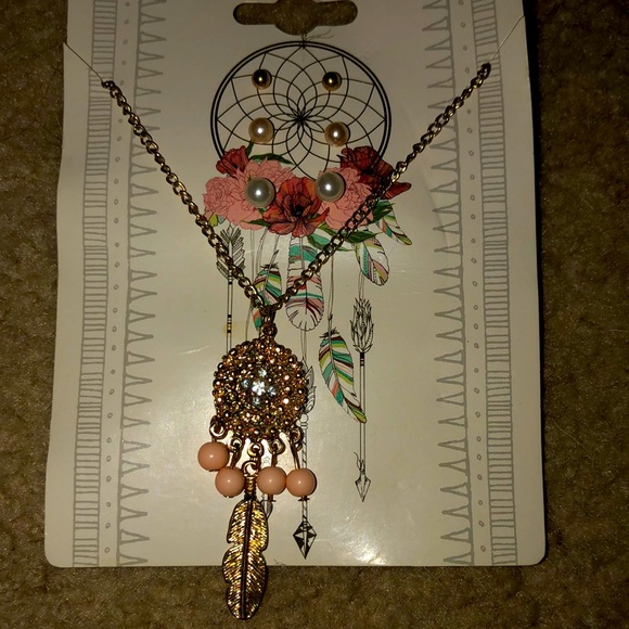 Jewelry Set - Picture 1 of 1